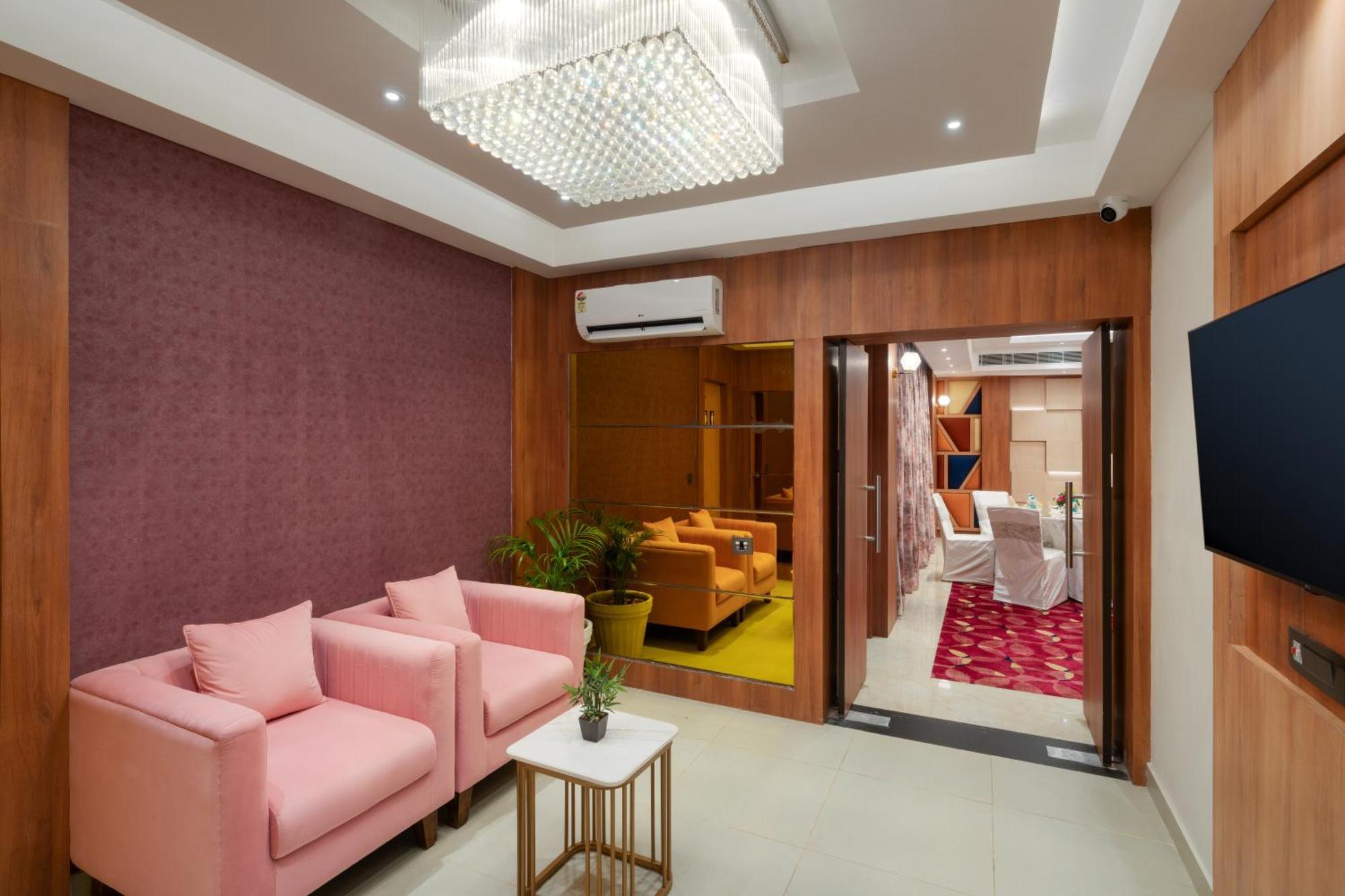 Cozzet Victoria Hotel Bhubaneswar Buitenkant foto